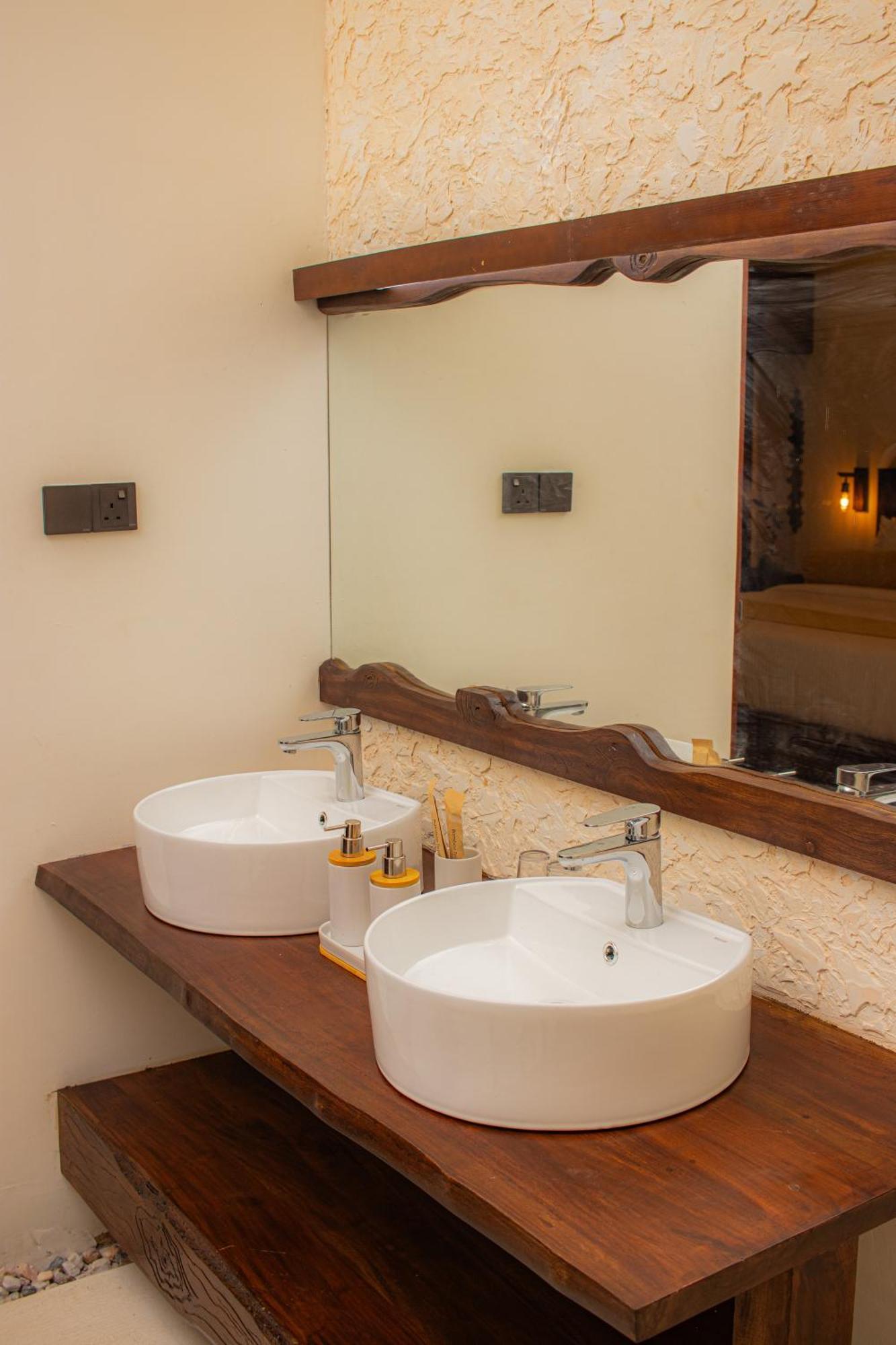 Spicepeek Boutique Hotel Cmb Airport Katunayaka Bagian luar foto
